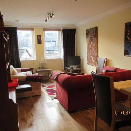 Pamela'S Apartment Единбург Екстериор снимка