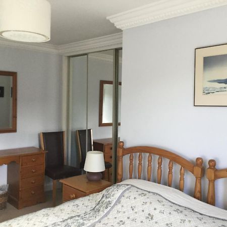 Pamela'S Apartment Единбург Екстериор снимка